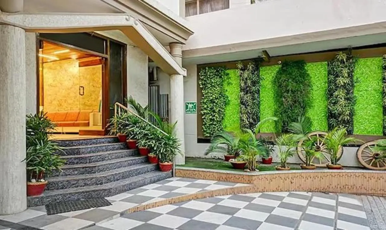 Fabhotel K H Bar And Rest Varanasi Hotel