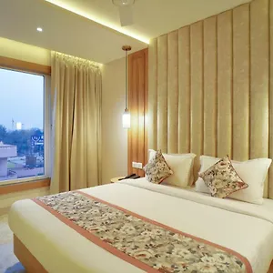 Hotel Four Element