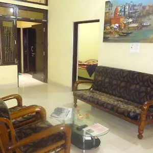  Hotel Gangotri Paying Guest House