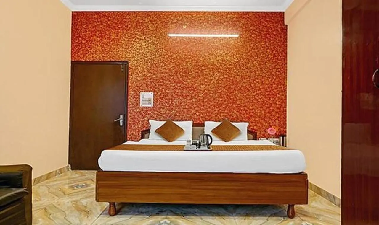Отель Fabhotel K H Bar And Rest Варанаси