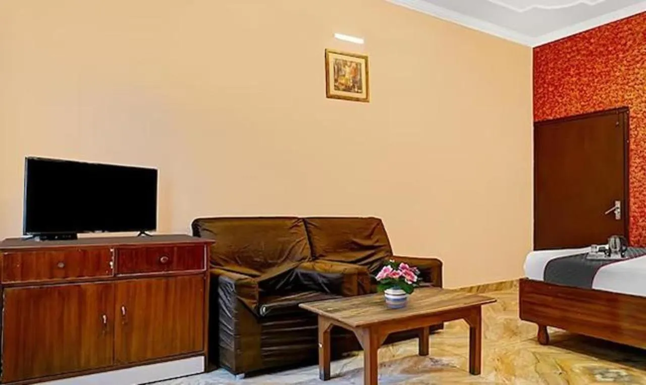 Fabhotel K H Bar And Rest Varanasi